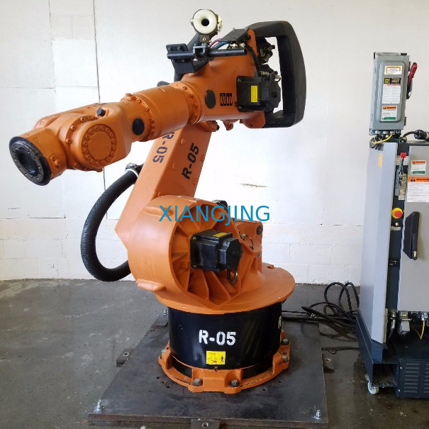 KR 60-3 6 Eksen Kullanılmış Kuka Robot Kolu 60 Kg Taşıma Yükü 2033 Kaynak İçin Reach