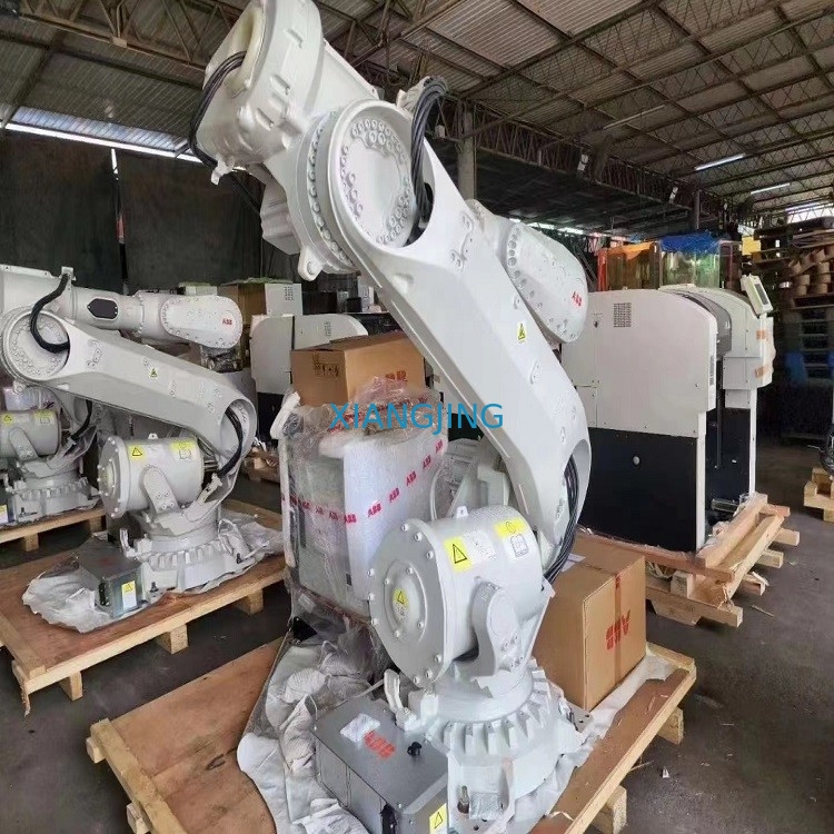 6700-205/2.8 Endüstriyel Kullanılmış ABB Robot 205kg Dolap Öğretme Kolyeli Yük